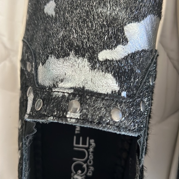 Fun pewter black slip on tennis shoes - Picture 3 of 4